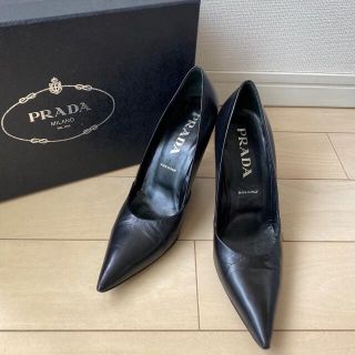 プラダ(PRADA)のプラダ 36 1/2 23.5㎝ パンプス ブラック 黒 本革 通勤 結婚式(ハイヒール/パンプス)