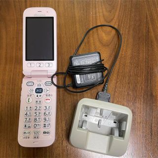 フジツウ(富士通)のらくらくホン　docomo ドコモ　F-01G(携帯電話本体)