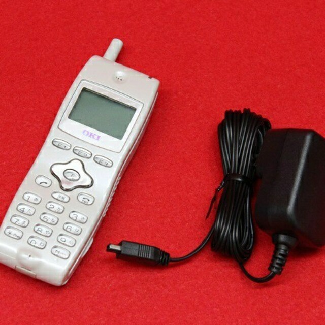 おったか7624様専門出品PHS UM7700 OKI デジタルコードレス電話機 スマホ/家電/カメラのスマートフォン/携帯電話(その他)の商品写真