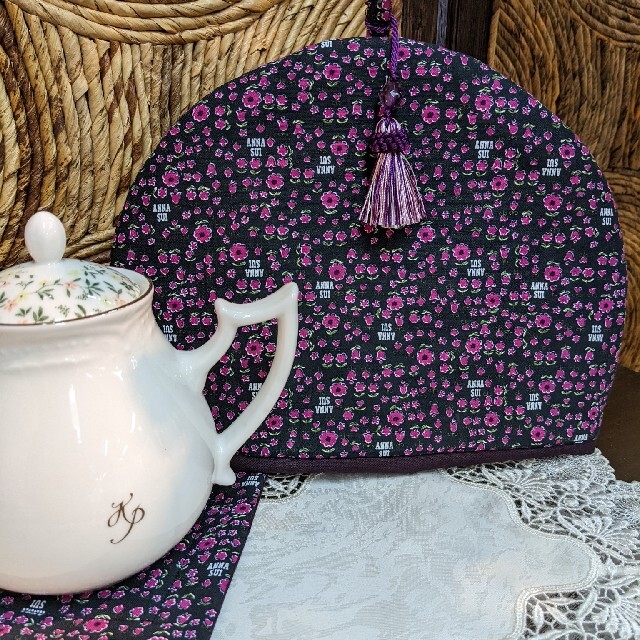 ANNA SUI♡花♡ティーコゼー♡ハンドメイド インテリア/住まい/日用品のキッチン/食器(テーブル用品)の商品写真