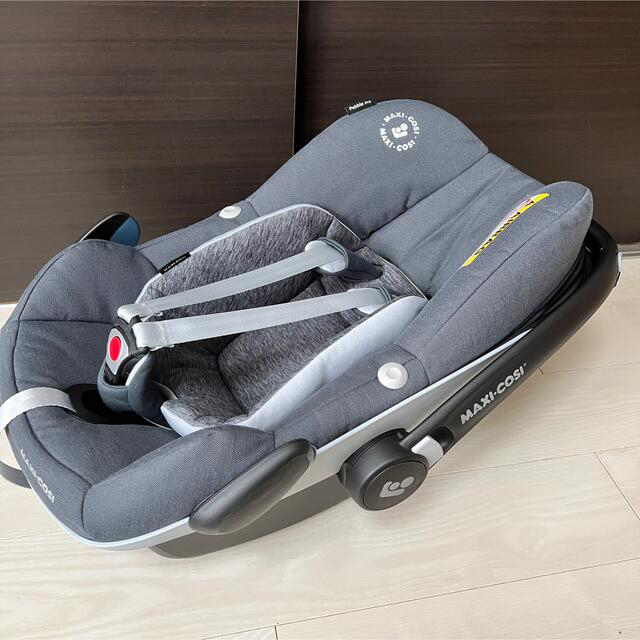 Maxi-Cosi(マキシコシ)の【美品】マキシコシ ペブルプロ チャイルドシート isofix 新生児 キッズ/ベビー/マタニティの外出/移動用品(自動車用チャイルドシート本体)の商品写真