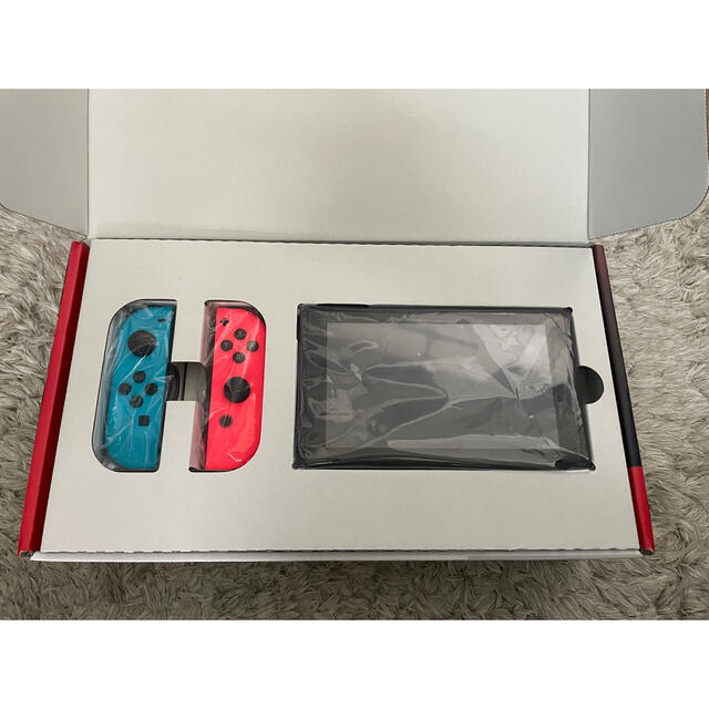 Nintendo Switch(ニンテンドースイッチ)のNintendo Switch 任天堂　本体 エンタメ/ホビーのゲームソフト/ゲーム機本体(家庭用ゲーム機本体)の商品写真