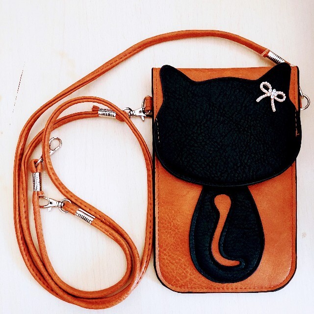 黒ネコのスマホ携帯ショルダー レディースのバッグ(ショルダーバッグ)の商品写真