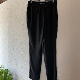 ザラ(ZARA)の黒パンツ(サルエルパンツ)