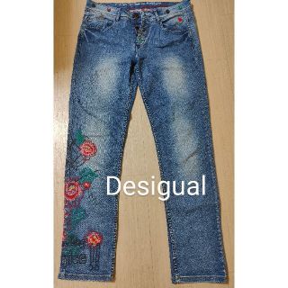 デシグアル(DESIGUAL)の【noa様専用】 Desigual デジグアル デニムジーンズ 28 刺繍(デニム/ジーンズ)