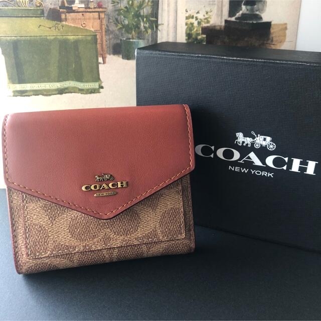 COACH(コーチ)の【 新品 / 未使用 】 COACH コーチ 三つ折り 財布 箱付き レディースのファッション小物(財布)の商品写真