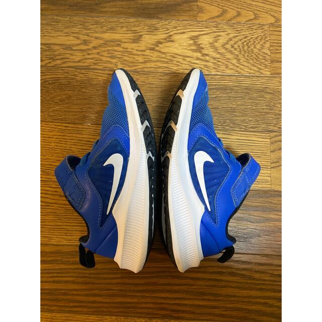 NIKE(ナイキ)のNIKEスニーカー18.5 キッズ/ベビー/マタニティのキッズ靴/シューズ(15cm~)(スニーカー)の商品写真