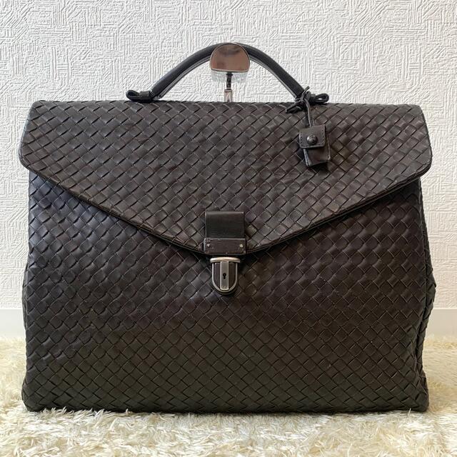 Bottega Veneta(ボッテガヴェネタ)のボッテガヴェネタ　ビジネスバッグ　イントレチャート　レザー　茶色　鍵付き メンズのバッグ(ビジネスバッグ)の商品写真