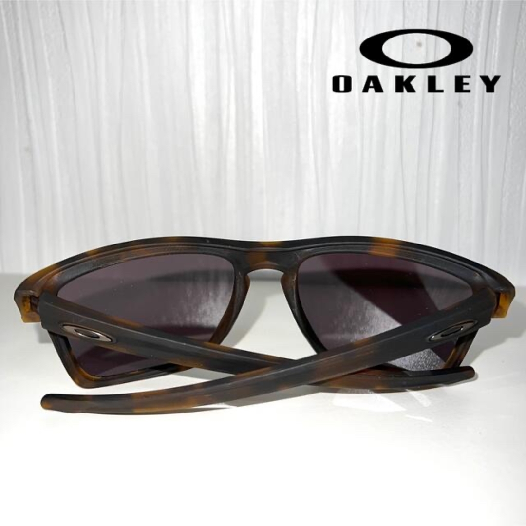 Oakley(オークリー)のOakley 新品 未使用 オークリー サングラス SLIVER XL メンズのファッション小物(サングラス/メガネ)の商品写真