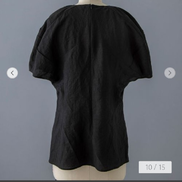 Drawer(ドゥロワー)の2022ブラミンク★ブラウスブラック36サイズ レディースのトップス(シャツ/ブラウス(半袖/袖なし))の商品写真