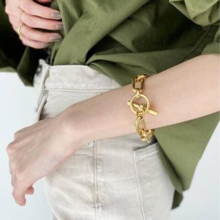 アパルトモンドゥーズィエムクラス(L'Appartement DEUXIEME CLASSE)のアパルトモン★TILLY SVEAAS Medium Gold Bracelet(ブレスレット/バングル)