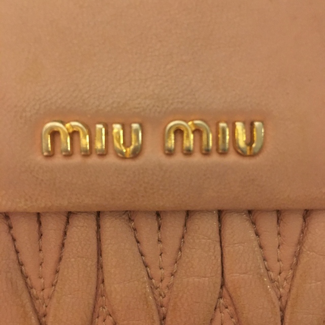 miumiu(ミュウミュウ)のNO様 miumiu マトラッセウォレット レディースのファッション小物(財布)の商品写真