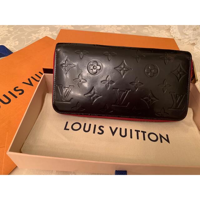 数8札入れ綺麗 LOUIS VUITTON ルイヴィトン ジッピー  ヴェルニ M93522 ラウンドファスナー長財布 パテントレザー アマラント レディース