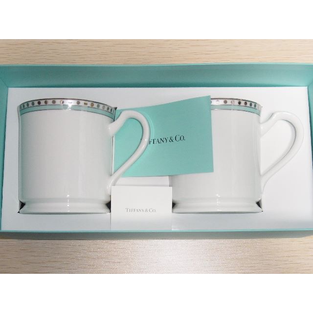 Tiffany & Co.(ティファニー)の☆ティファニー プラチナブルーバンド　マグ☆(ペアマグ)新品未使用 インテリア/住まい/日用品のキッチン/食器(グラス/カップ)の商品写真