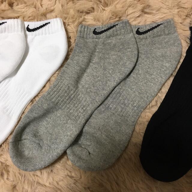 NIKE(ナイキ)のNIKE 3Pロゴソックス 21〜23cm  レディースのレッグウェア(ソックス)の商品写真