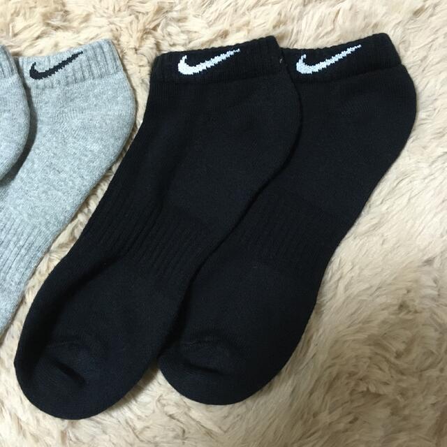 NIKE(ナイキ)のNIKE 3Pロゴソックス 21〜23cm  レディースのレッグウェア(ソックス)の商品写真