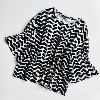 マリメッコ(marimekko)のmarimekko Sahalaitaraita フレアスリーブ トップス(シャツ/ブラウス(長袖/七分))