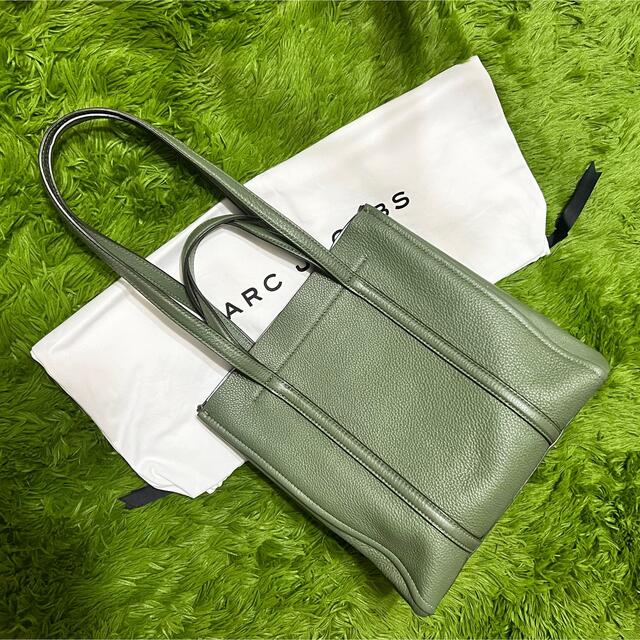 MARC JACOBS(マークジェイコブス)のマークジェイコブス★THE TAG TOTE トートバッグ レディースのバッグ(トートバッグ)の商品写真