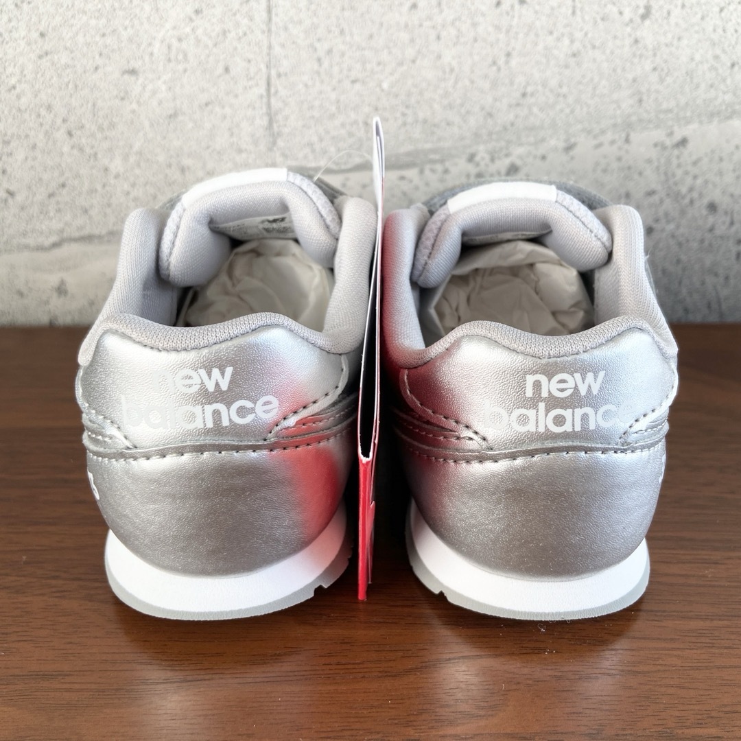 New Balance - 【新品】14.5センチ シルバー ニューバランス New Balance - 【新品】14.5センチ シルバー ニューバランス