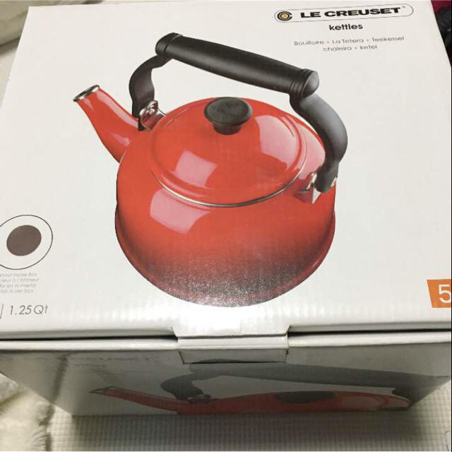 LE CREUSET(ルクルーゼ)の(新品未使用)ル・クルーゼ 1.1Lケトル ホーロー スマホ/家電/カメラの生活家電(電気ケトル)の商品写真