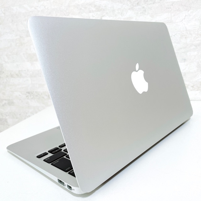 Apple(アップル)の【特別価格】MacBook Air ノートパソコン 持ち運び便利 事務作業などに スマホ/家電/カメラのPC/タブレット(ノートPC)の商品写真