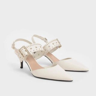 チャールズアンドキース(Charles and Keith)の新品未使用　Charles&Keith スタッズスリングバックヒール　ホワイト(ハイヒール/パンプス)