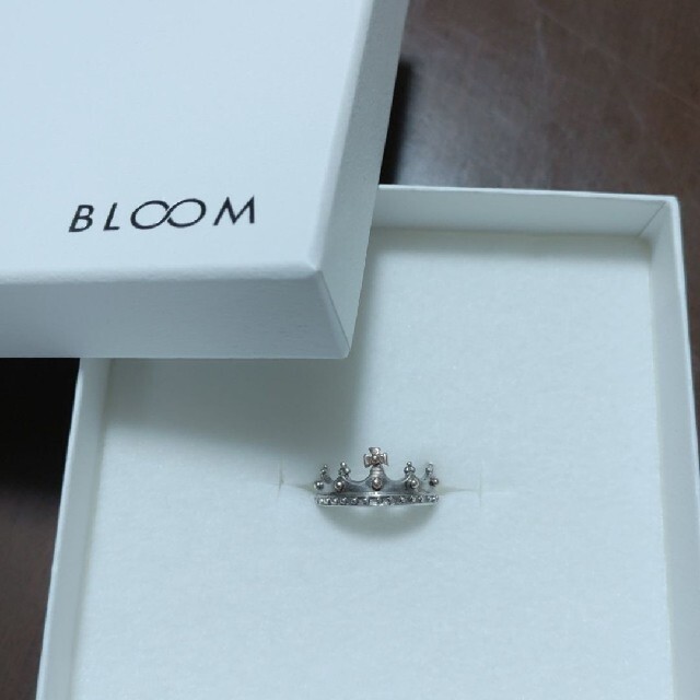 BLOOM(ブルーム)のBLOOM ブルーム クラウンピンキーリング 5号 王冠 レディースのアクセサリー(リング(指輪))の商品写真