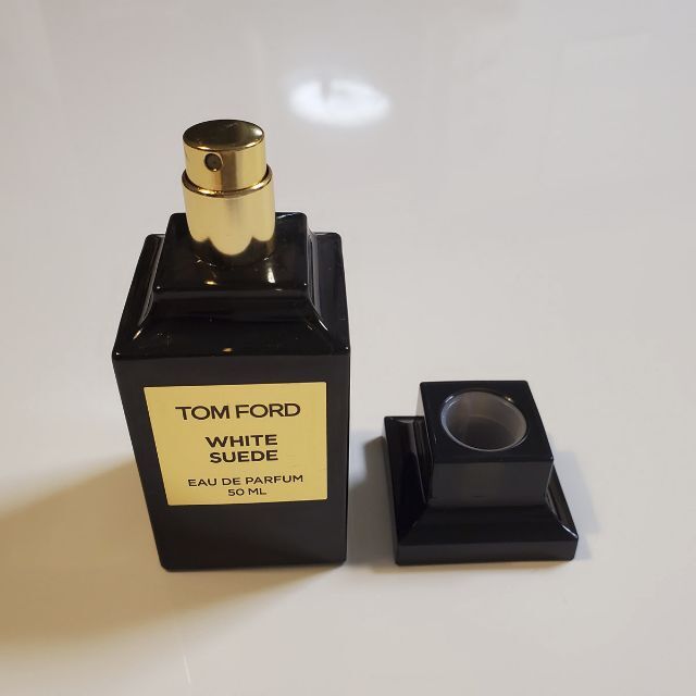 TOM FORD(トムフォード)の国内正規品 TOM FORD トムフォード ホワイトスエード 50ML コスメ/美容の香水(香水(女性用))の商品写真