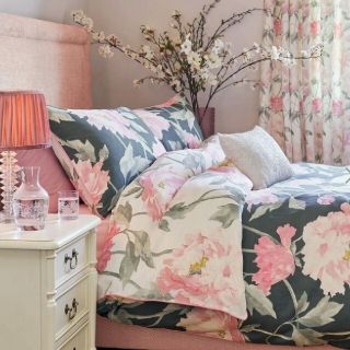 Laura Ashley ローラアシュレイリバーシブル 牡丹柄 ダブルサイズ(シーツ/カバー)