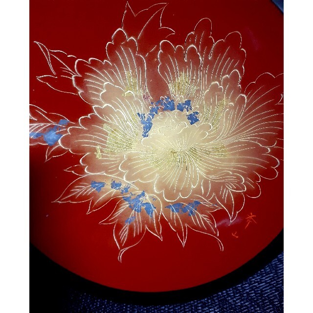 日展作家】輪島塗 名工【仲谷善蔵】造 沈金 金銀蒔絵 牡丹の図 盛器 共箱の通販 by ぽんちゃん's shop|ラクマ 日展作家】輪島塗 名工【仲谷善蔵】造 沈金 金銀蒔絵 牡丹の図 盛器 共箱の通販 by ぽんちゃん's shop|ラクマ