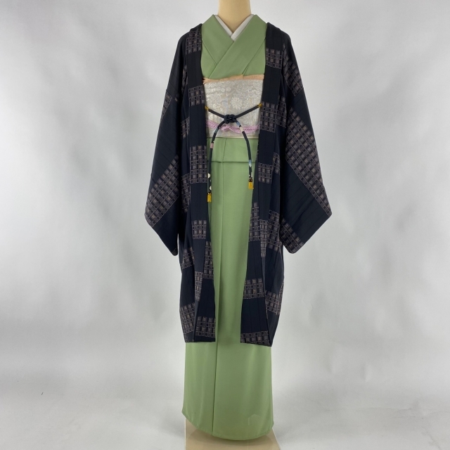 厳選◇美品◇アンティーク長羽織◇縮緬◇黒地 正絹◇裄61肩丈 値下げ