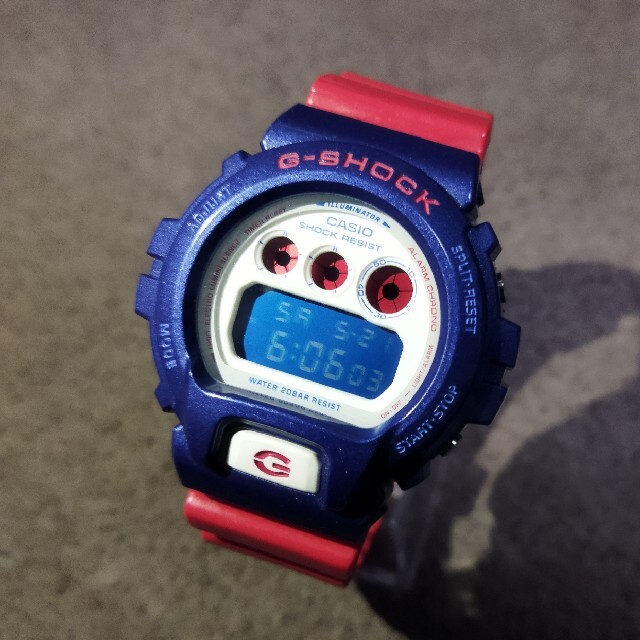 G-SHOCK(ジーショック)のG-SHOCK DW6900AC Blue and Red メンズの時計(腕時計(デジタル))の商品写真