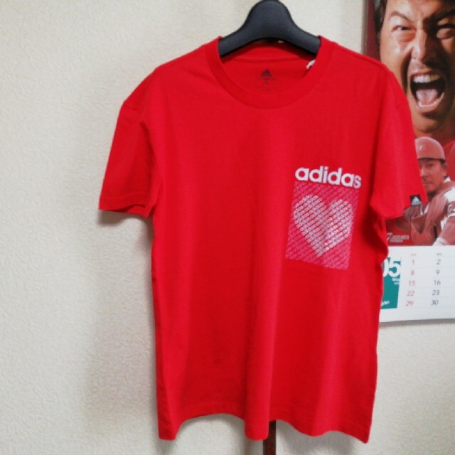adidas(アディダス)の⭐adidas　アディダス　真っ赤なハートのTシャツ❤️❤️❤　定価2739円 レディースのトップス(Tシャツ(半袖/袖なし))の商品写真