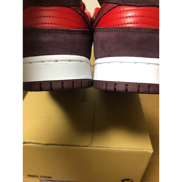 NIKE(ナイキ)のナイキ　Nike SB Dunk Low Cherry 新品　28cm メンズの靴/シューズ(スニーカー)の商品写真