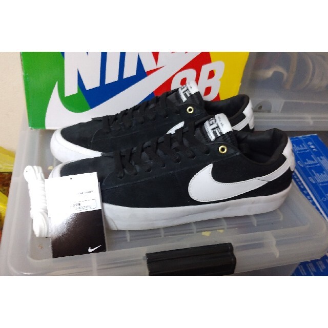 人気カラーの SB ズーム ブレーザー MID ピンク ブラウン ホワイト