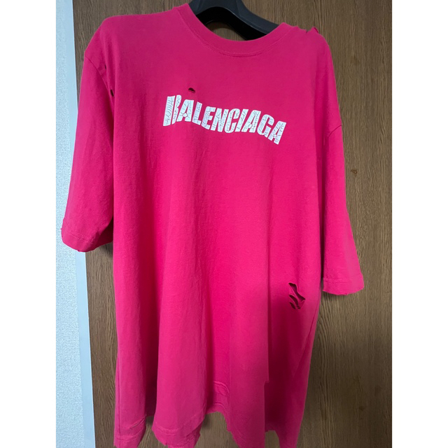 Balenciaga(バレンシアガ)の[断捨離セール‼️]バレンシアガ　デストロイTシャツ　赤　S メンズのトップス(Tシャツ/カットソー(半袖/袖なし))の商品写真