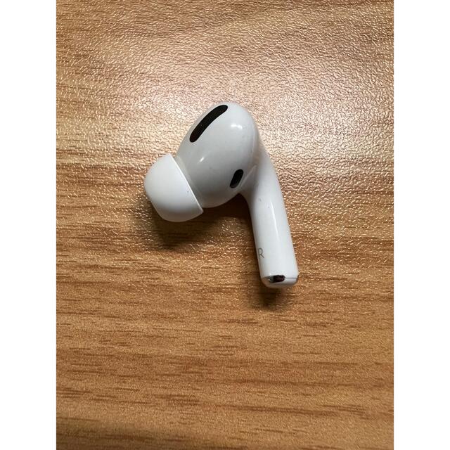 Apple(アップル)のAirPods Pro 右耳 正規品 右のみ スマホ/家電/カメラのオーディオ機器(ヘッドフォン/イヤフォン)の商品写真