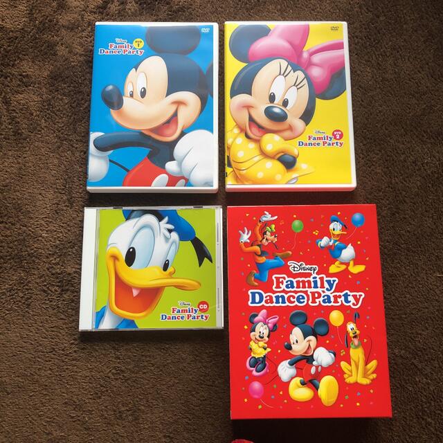 ディズニーFamily Dance Party ☆DVD2枚 CD1枚セット☆ ディズニーFamily Dance Party ☆DVD2枚 CD1枚セット☆