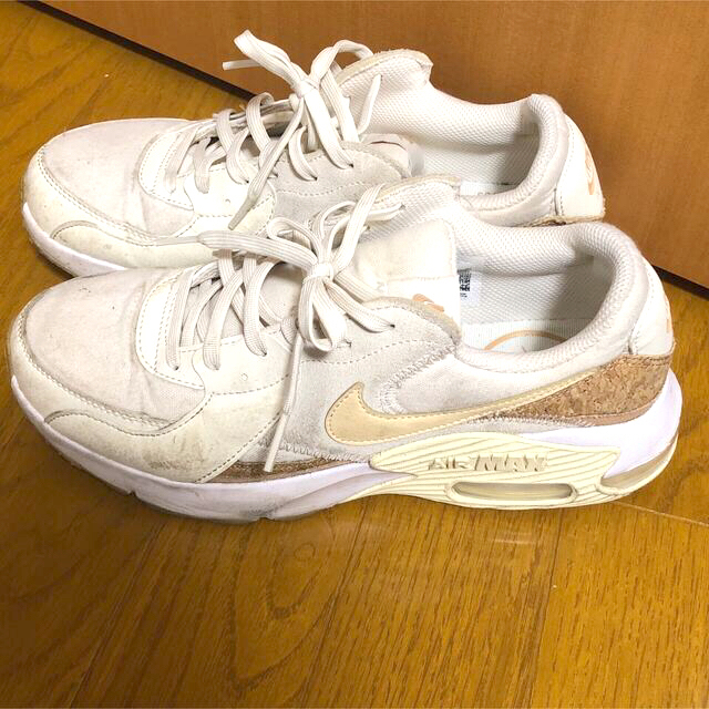 NIKE(ナイキ)のエアマックス エクシーコルク/ホワイト 24.5cm DJ1975-100 レディースの靴/シューズ(スニーカー)の商品写真