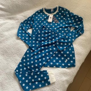 プチバトー(PETIT BATEAU)のプチバトー　オーガニックコットンパジャマ　星柄(パジャマ)