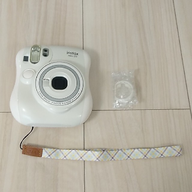 富士フイルム(フジフイルム)のチェキ instax mini 25 スマホ/家電/カメラのカメラ(フィルムカメラ)の商品写真