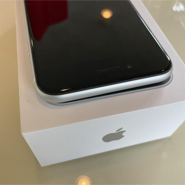 iPhone SE 第2世代 (SE2)  ホワイト128 GB SIMフリー 7