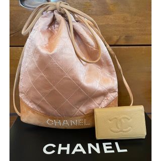 シャネル(CHANEL)のシャネルサテン巾着バッグとシャネルキーケース(ポーチ)