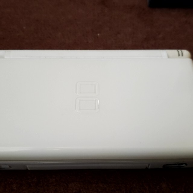 任天堂(ニンテンドウ)の【ソフト付き】Nintendo DS Lite　白 エンタメ/ホビーのゲームソフト/ゲーム機本体(携帯用ゲーム機本体)の商品写真