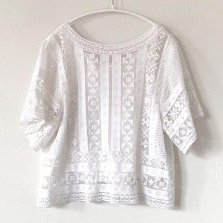 グレースコンチネンタル(GRACE CONTINENTAL)の新品タグ付♡ グレースコンチネンタル　ショート丈刺繍TOP(シャツ/ブラウス(半袖/袖なし))