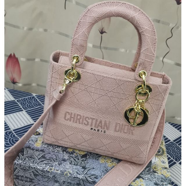 C Dior - 新品未使用Dior ディオールLADY D-LITE ミディアムバッグの