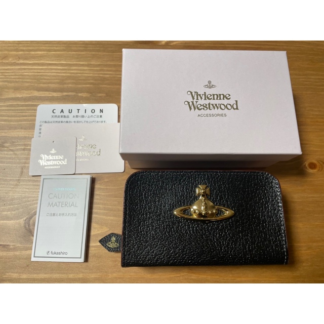 売り出し半額 Vivienne Westwood ポーチ 値下げしました | maexbrasil