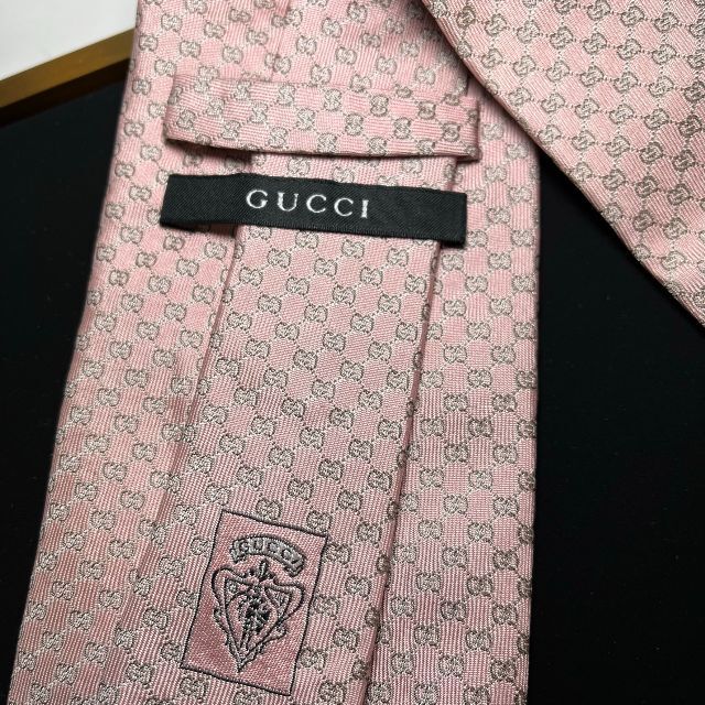 Gucci(グッチ)のグッチ GUCCI ネクタイ シルク ピンク ロゴ ハイブランド ロゴグラム 絹 メンズのファッション小物(ネクタイ)の商品写真