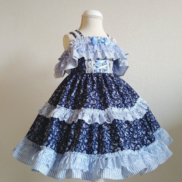 フラワーガーデンオフショルワンピース100㎝ キッズ/ベビー/マタニティのキッズ服女の子用(90cm~)(ワンピース)の商品写真