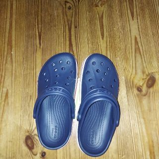 クロックス(crocs)のcrocs　新品 19.5cm　サンダル　ネイビー(サンダル)